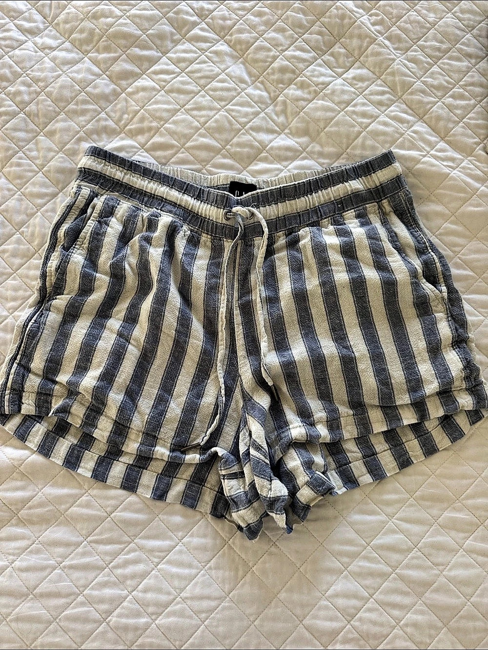 GAP Striped Linen-Blend Shorts in Blue & Cream
